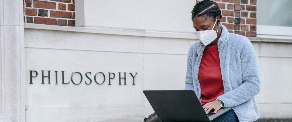 Educatioo Dialoog Simulatie Blog Onderwijs zal nooit meer hetzelfde zijn mondkapje laptop